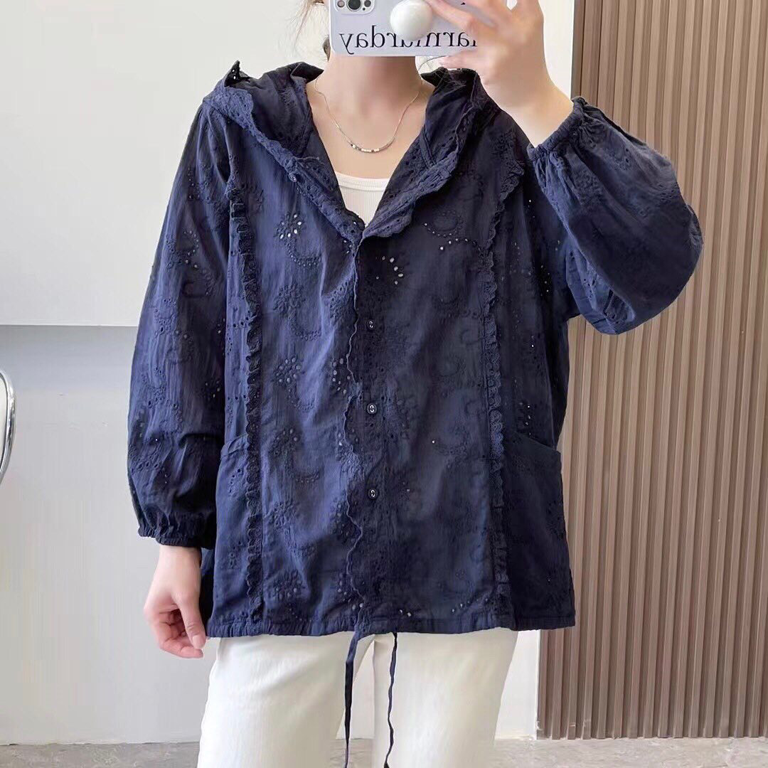 เสื้อคลุมผ้าลูกไม้แต่งกระเป๋ามีฮู้ด