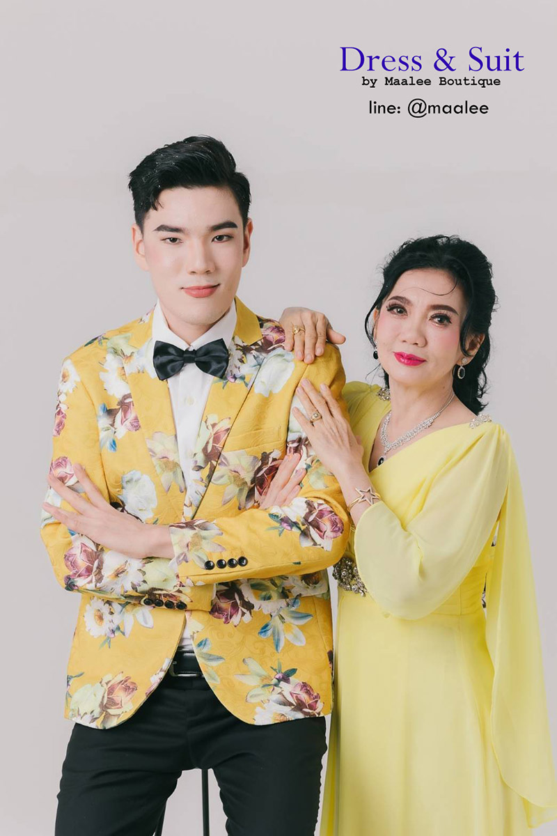 พร้อมเช่า เสื้อสูทชาย สีเหลือง ผ้าแจ๊กการ์ด ลายดอก Amber Yellow Floral Suit