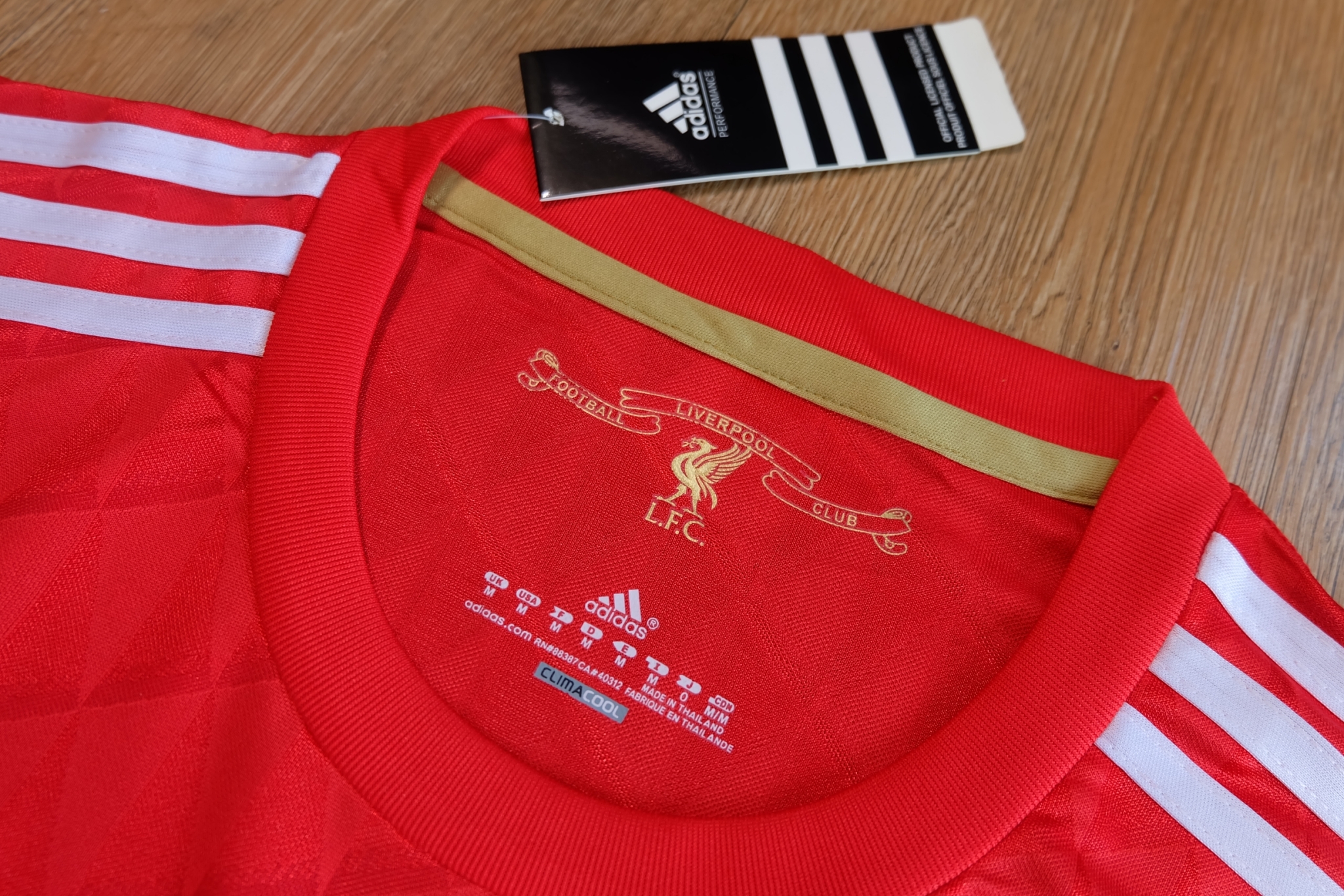 Liverpool 2010/11 Vintage Jersey เสื้อฟุตบอลลิเวอร์พูลย้อนยุค Standard Chartered