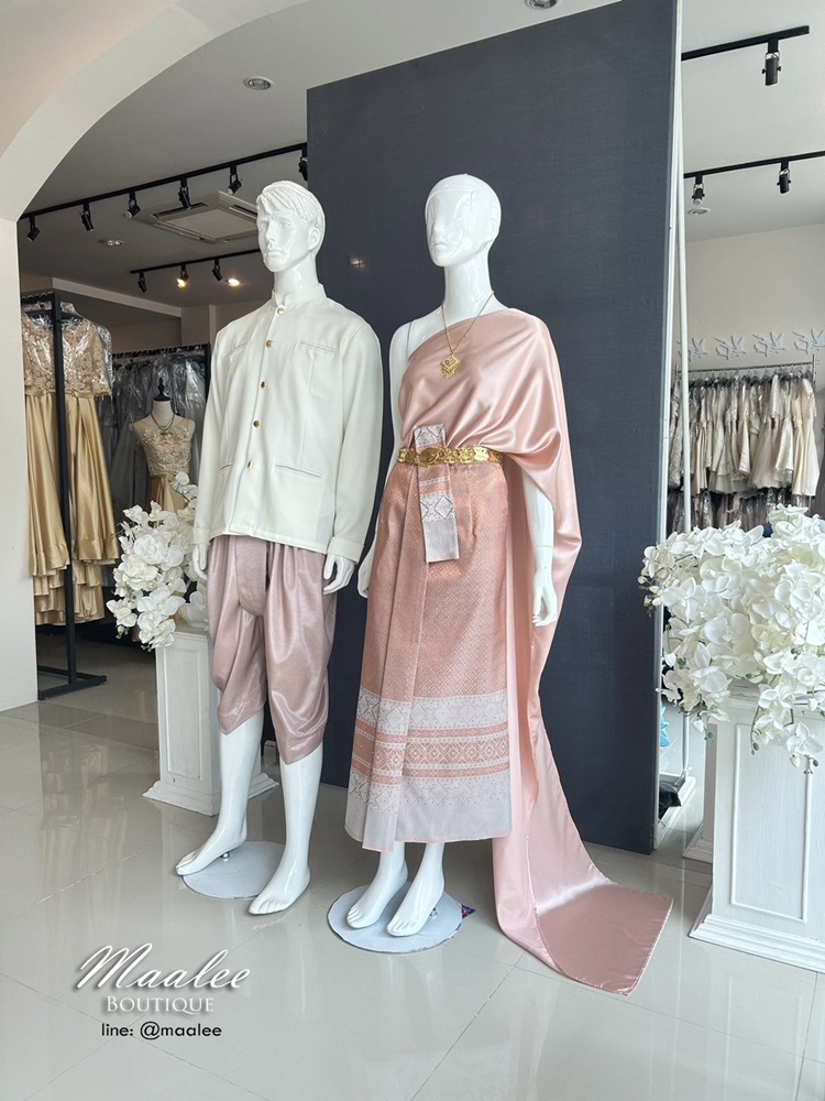 เช่า ชุดไทย ชุดเพื่อนเจ้าสาว ชุดไทยผ้าถุงสีเทาส้มเงิน สไบสีชมพูนู้ด