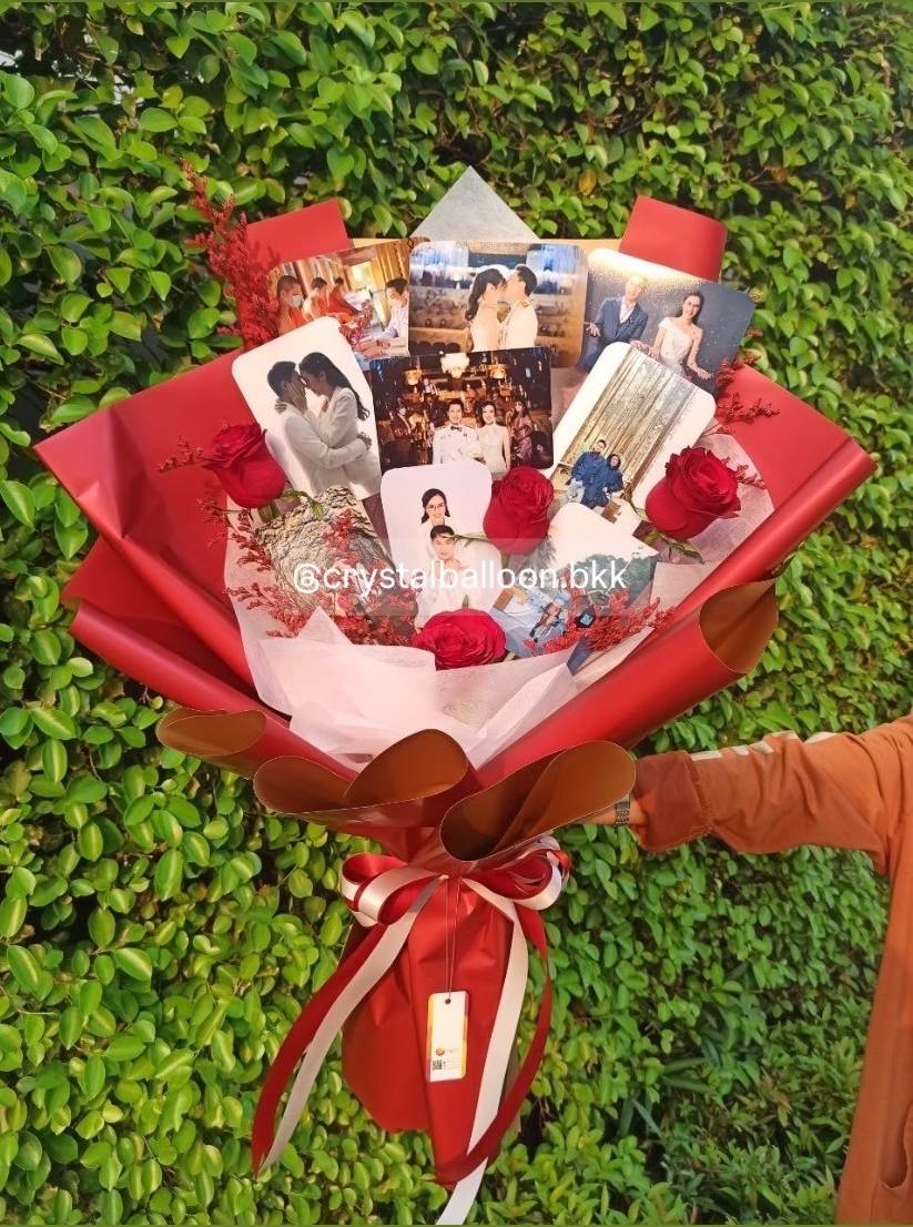 ช่อรูปถ่าย 9 รูป ขนาด 3.5x5" เซอร์ไพรส์คนพิเศษ 1 ช่อ พร้อมตกแต่ง สามารถเปลี่ยนสีได้
