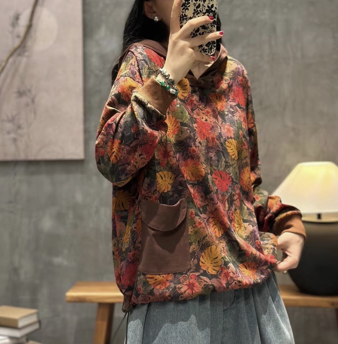 เสื้อฮู้ดลายใบไม้โทนอบอุ่น🍂แต่งกระเป๋า
