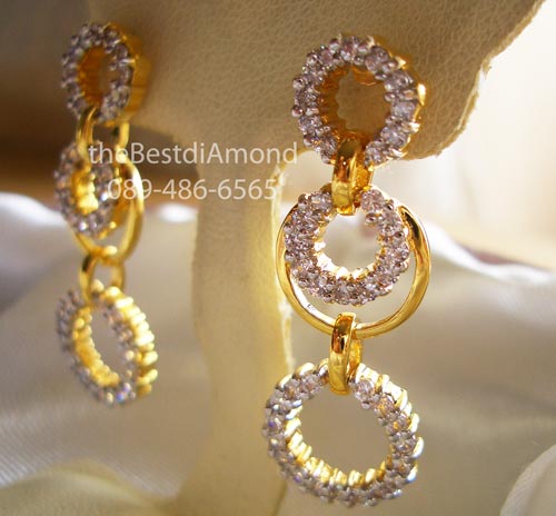 BE811+++ต่างหู 3 circles+++ต่างหูเพชร cz รูปวงกลม 3 วงต่อกัน Intrend สุดๆๆ Modern เหมือนออกมาจาก catalogue เลย รหัสนี้ยาวพอควรใส่แล้วหน้าเรียวสวยค่ะ