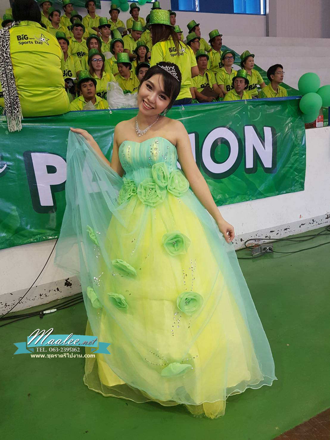 พร้อมเช่า ชุดแฟนซี เกาะอก สีเขียว อกจับจีบปักเลื่อม และดอก น่ารักมาก ใส่ถ่ายพรีเวดดิ้งได้