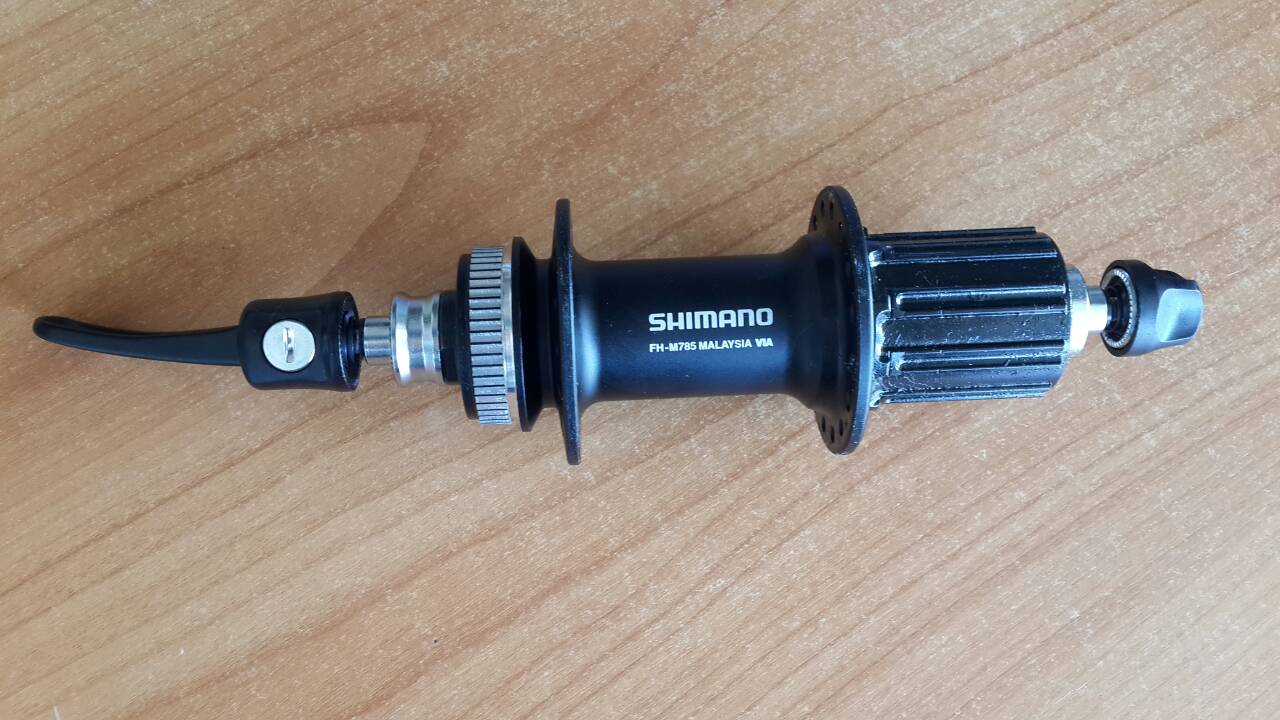 ดุมดิส SHIMANO XT ดุมดิสหลัง ดุมเสือภูเขา XT FH-M785, 8/9/10-Speed, 32H, 36H สีดำ หรือสีเงิน (Malay) Centerlock