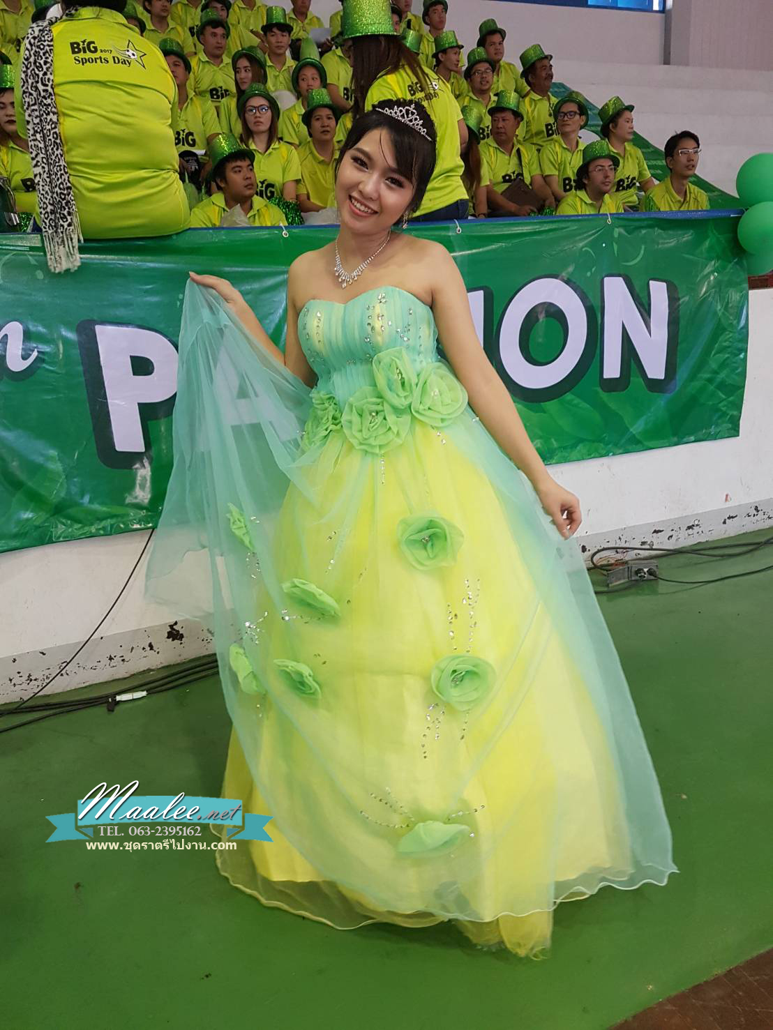 พร้อมเช่า ชุดแฟนซี เกาะอก สีเขียว อกจับจีบปักเลื่อม และดอก น่ารักมาก ใส่ถ่ายพรีเวดดิ้งได้