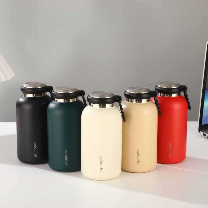 กระบอกสแตนเลส ทรงขวด ฝาหูหิ้วแบบพวงกุญแจ 430 ml