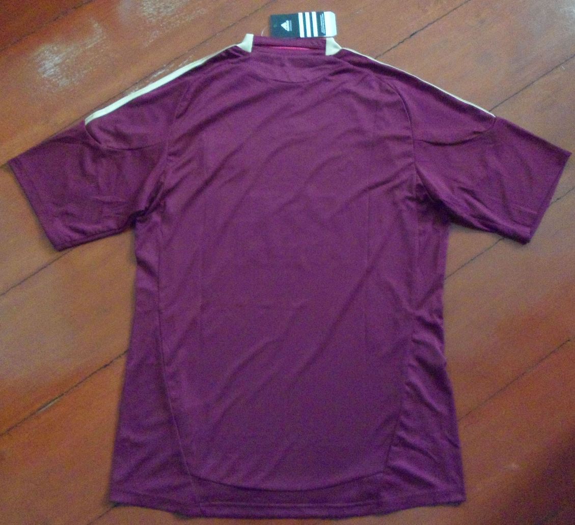 เสื้อฟุตบอล ทีมสโมสรโอลิมปิก ลียง ชุดเยือน 2010/11 ใหม่ M-Size / OLYMPIQUE LYONNAIS Football Shirt Away Kit 2010/11 Jersey NEW M-Size
