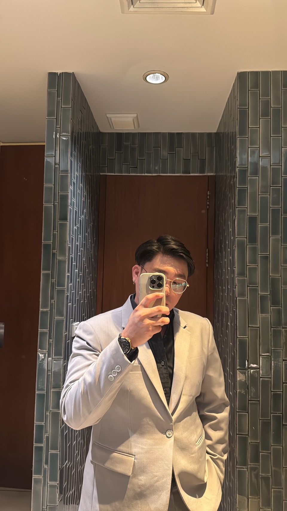 พร้อมเช่า ชุดสูทชาย งานตัด สีเทาอ่อน รุ่นใหญ่พลัสไซส์ 1กระดุม