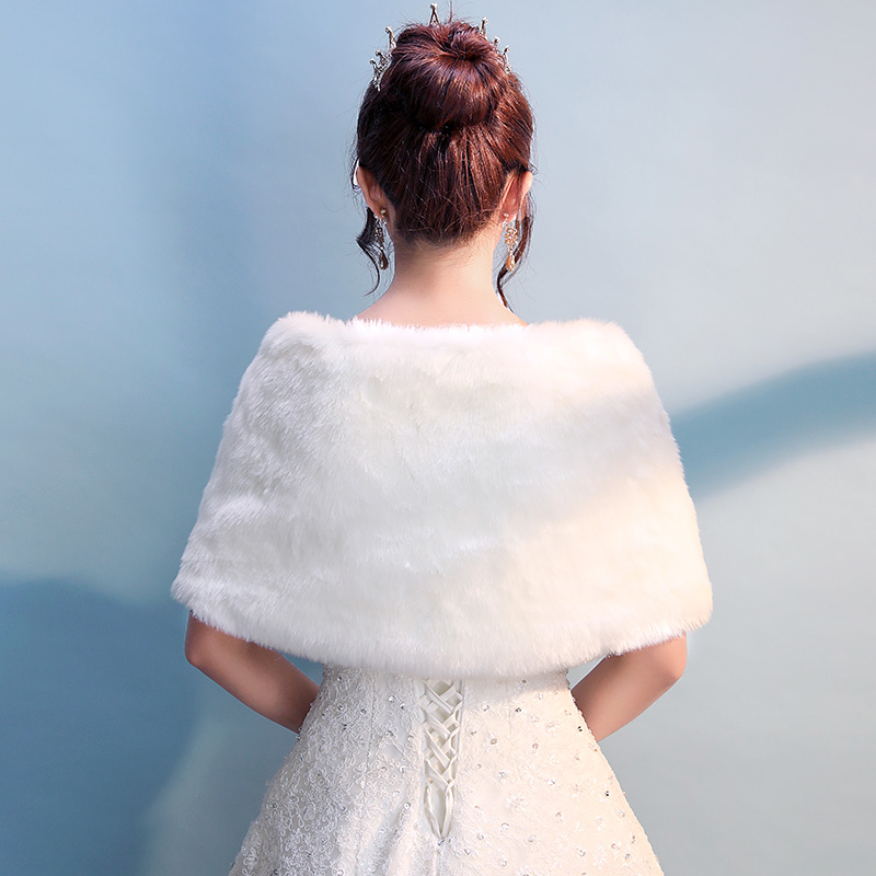 ผ้าคลุม ขนสัตว์ แบบไขว่กัน สีขาว