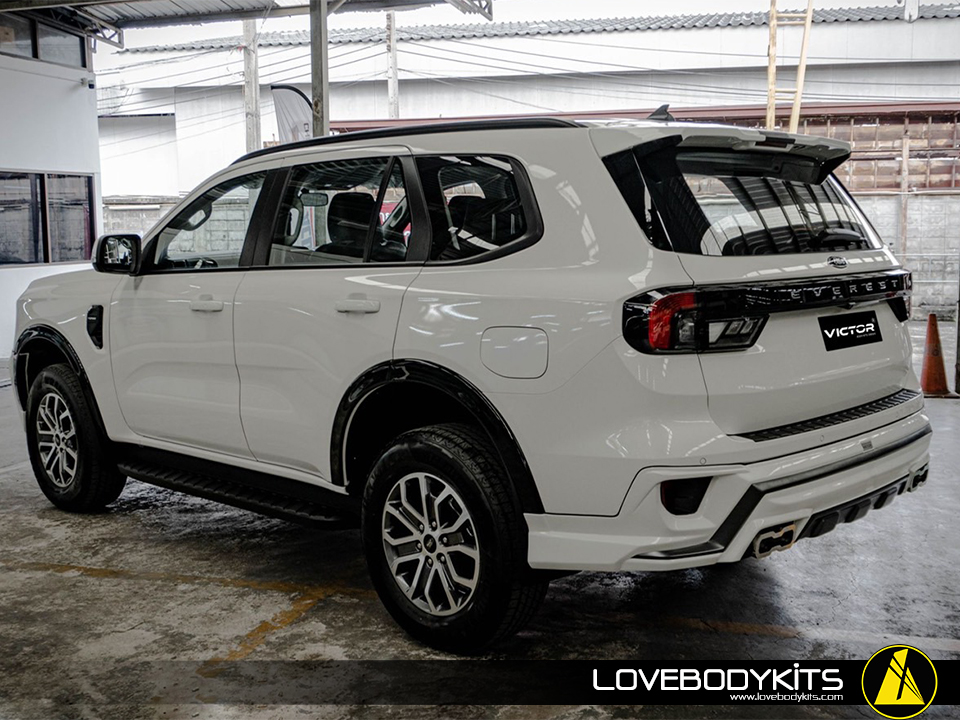 ชุดแต่ง VICTOR V1 : EVEREST 2023