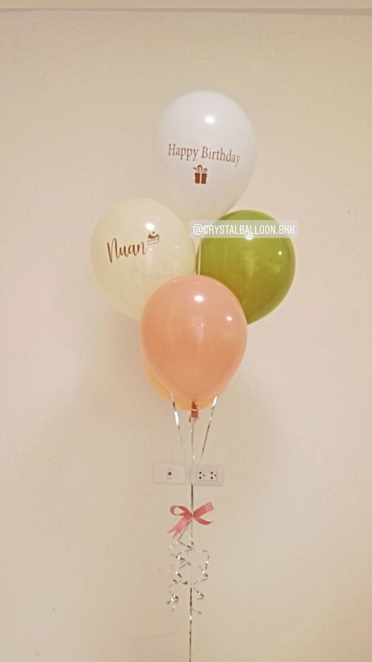 ลูกโป่ง วันเกิด สีพาสเทล พร้อม ข้อความ HAPPY BIRTHDAY พร้อม ชื่อเจ้าของวันเกิด 1 ช่อ พร้อมตกเเต่ง สามารถเปลี่ยนสีลูกโป่ง/เปลี่ยนชื่อเจ้าของวันเกิดได้