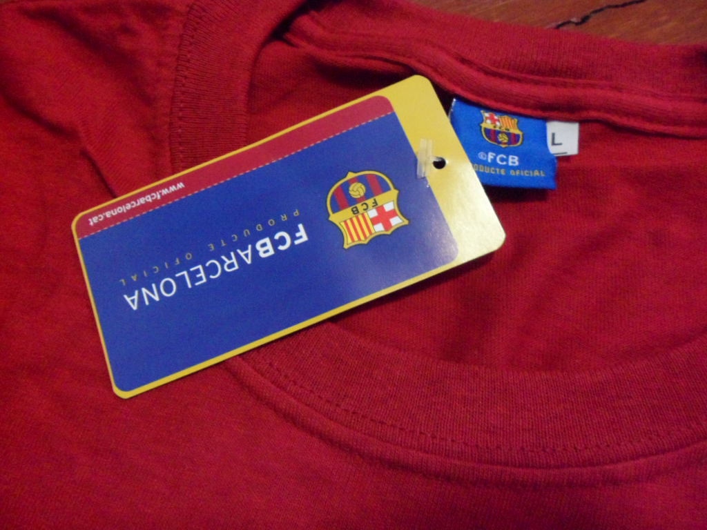 เสื้อที-เชิ๊ต (เสื้อยืดคอกลม) ฟุตบอล ทีมสโมสรบาร์เซโลน่า ชุดที่ระลึก #10 MESSI ใหม่ L-Size / BARCELONA Football T-Shirt Souvenir Kit #10 MESSI Jersey NEW L-Size