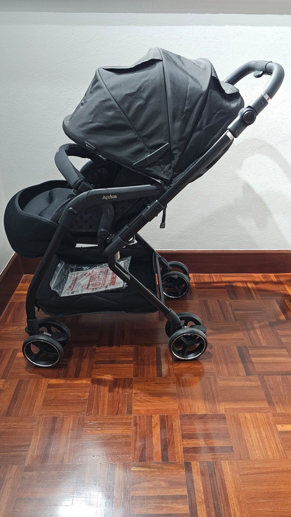 รถเข็นเด็ก Aprica Optia Cushion Grace มือสองสภาพกริ๊บ สำหรับแรกเกิด - 3 ขวบ มือจับหุ้มหนังพรีเมี่ยม