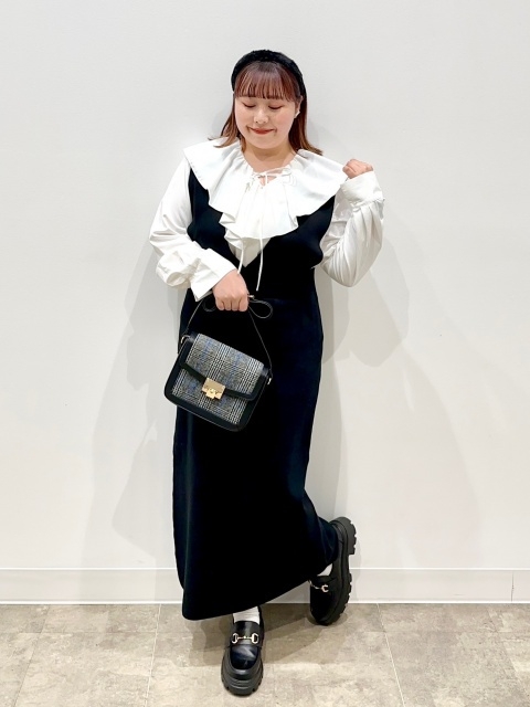 GU shoulder bag กระเป๋าหนัง Pu งานตัดเย็บเรียบร้อย แทรกผ้าไนลอน และเรยอน เพิ่มดีเทลให้ลายสวยงาม