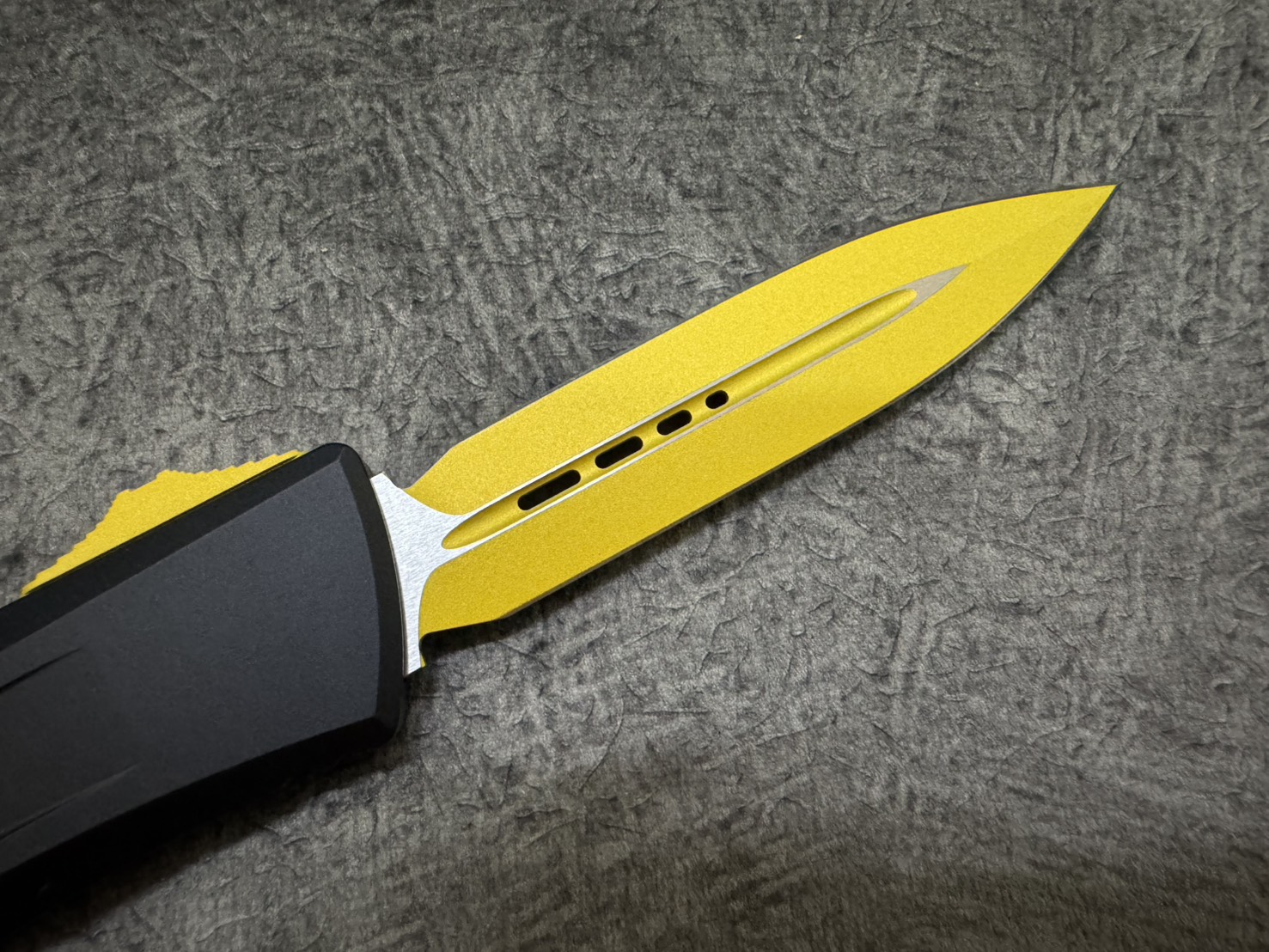 Microtech Combat Troodon D/E Gen III Corvette Yellow