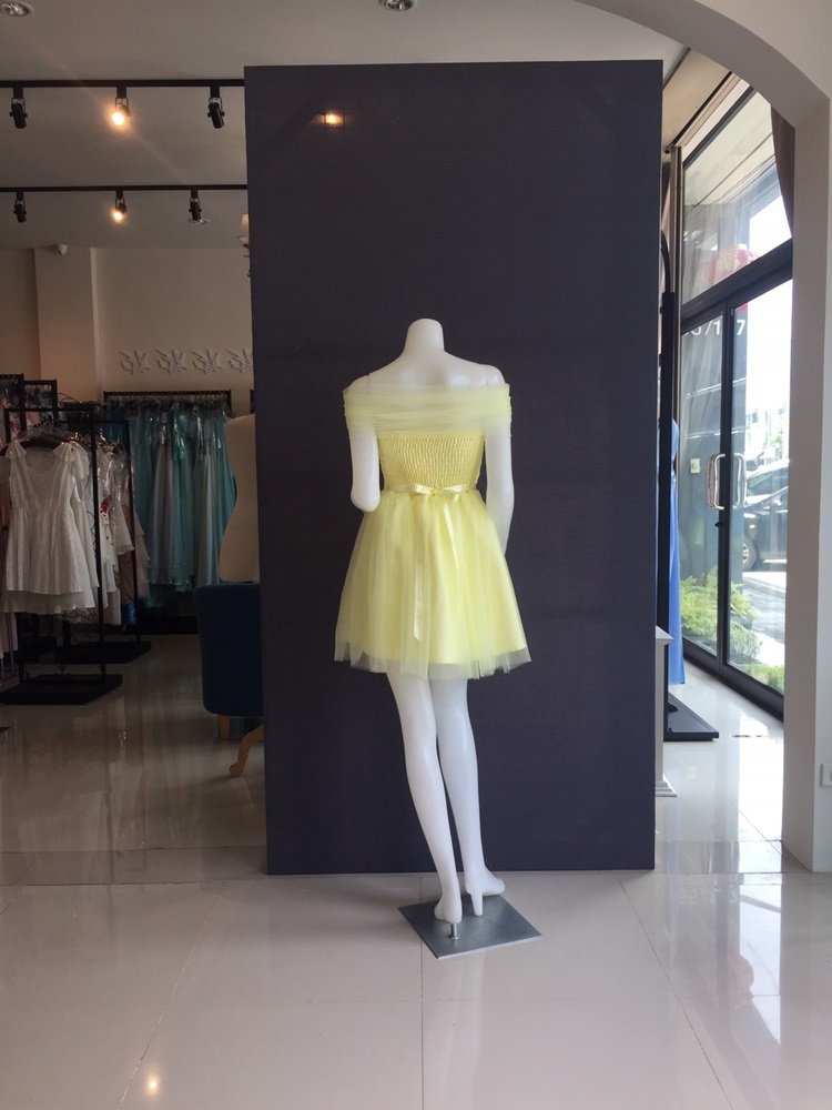 พร้อมส่ง ชุดราตรีสั้น เพื่อนเจ้าสาว แบบ A ผ้าแยกชิ้น ใส่แบบเกาะอก หรือ ปิดไหล่ก็ได้ สีเหลือง (จับสม๊อกด้านหลัง)