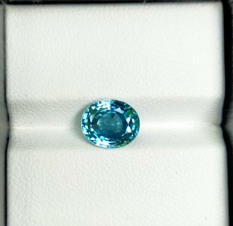 เพทายสีฟ้าสวยมาก (Zircon) 3.20 กะรัต (0344)