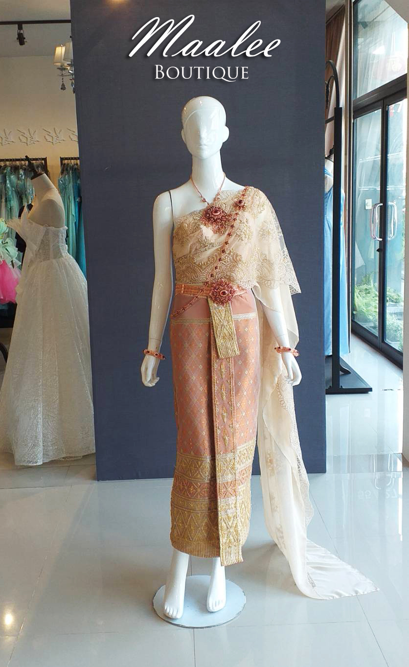 พร้อมเช่า ชุดแต่งงานไทยประยุกต์ สไบลูกไม้สีชมพูโรสโกลด์ (ราคาเช่าเป็นคู่)