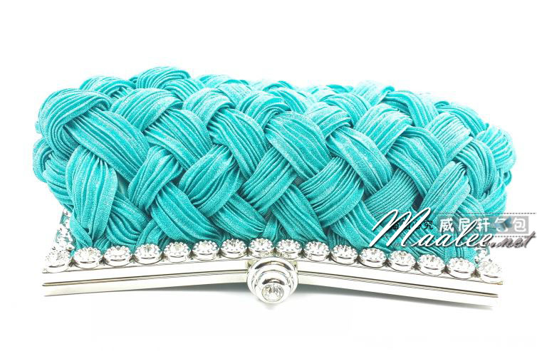 Evening Clutch กระเป๋าออกงาน สีฟ้าน้ำทะเล อัดพลีทลายสาน สายโซ่สั้นยาว