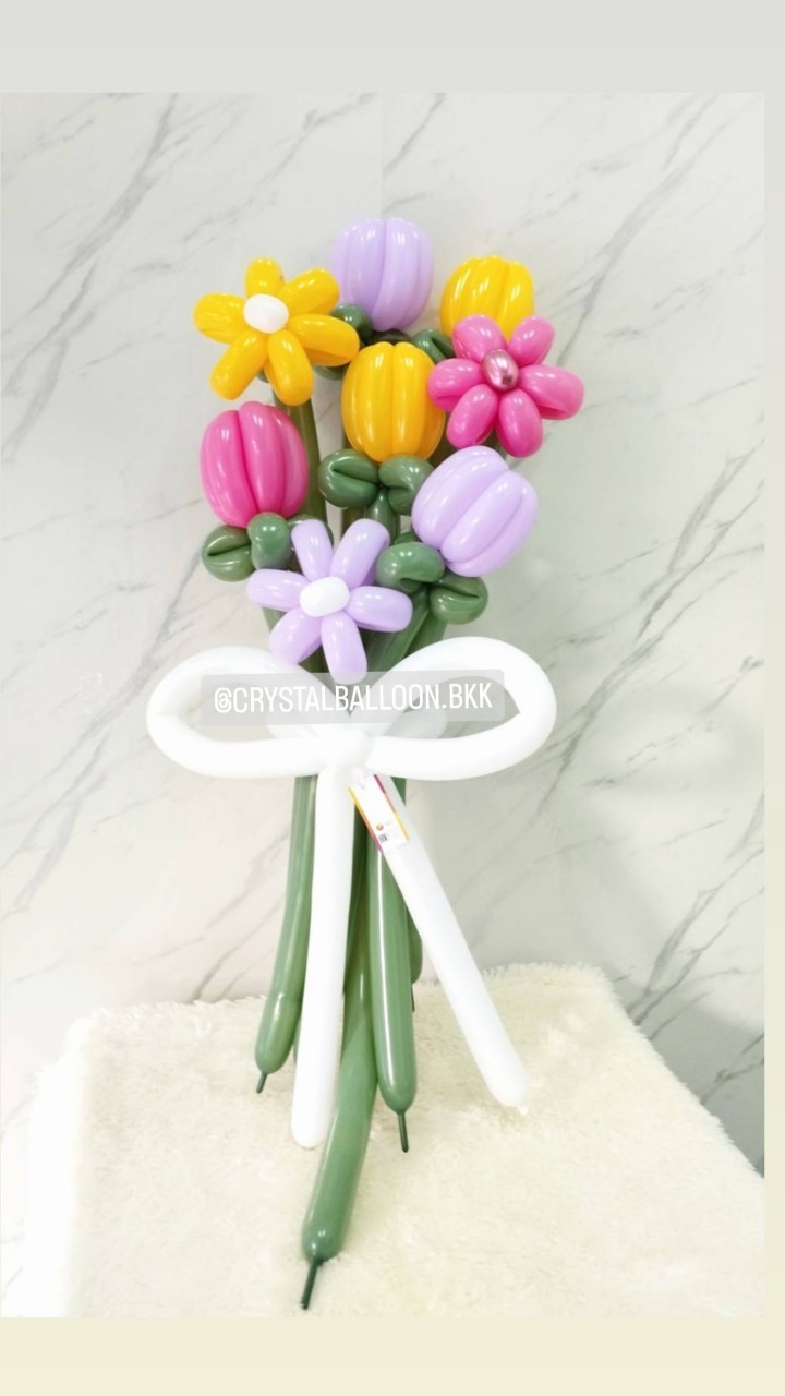 สั่ง Flower Balloon Medium Bouquet ช่อ 8 ดอก พร้อมตกแต่ง สามารถเปลี่ยนสีลูกโป่งได้