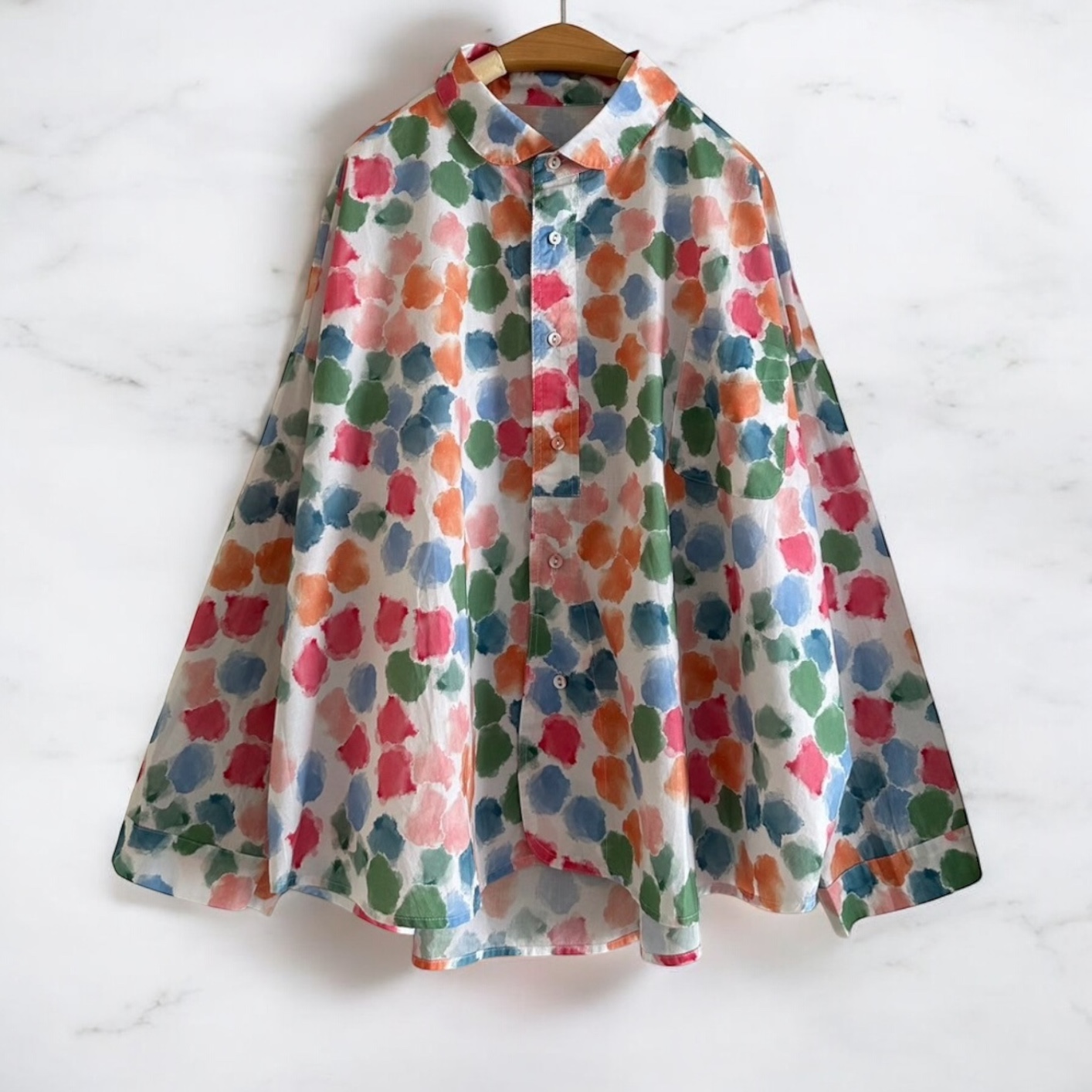 เสื้อเชิ้ตผ้าฝ้ายลายจุดสีแต่งกระเป๋า