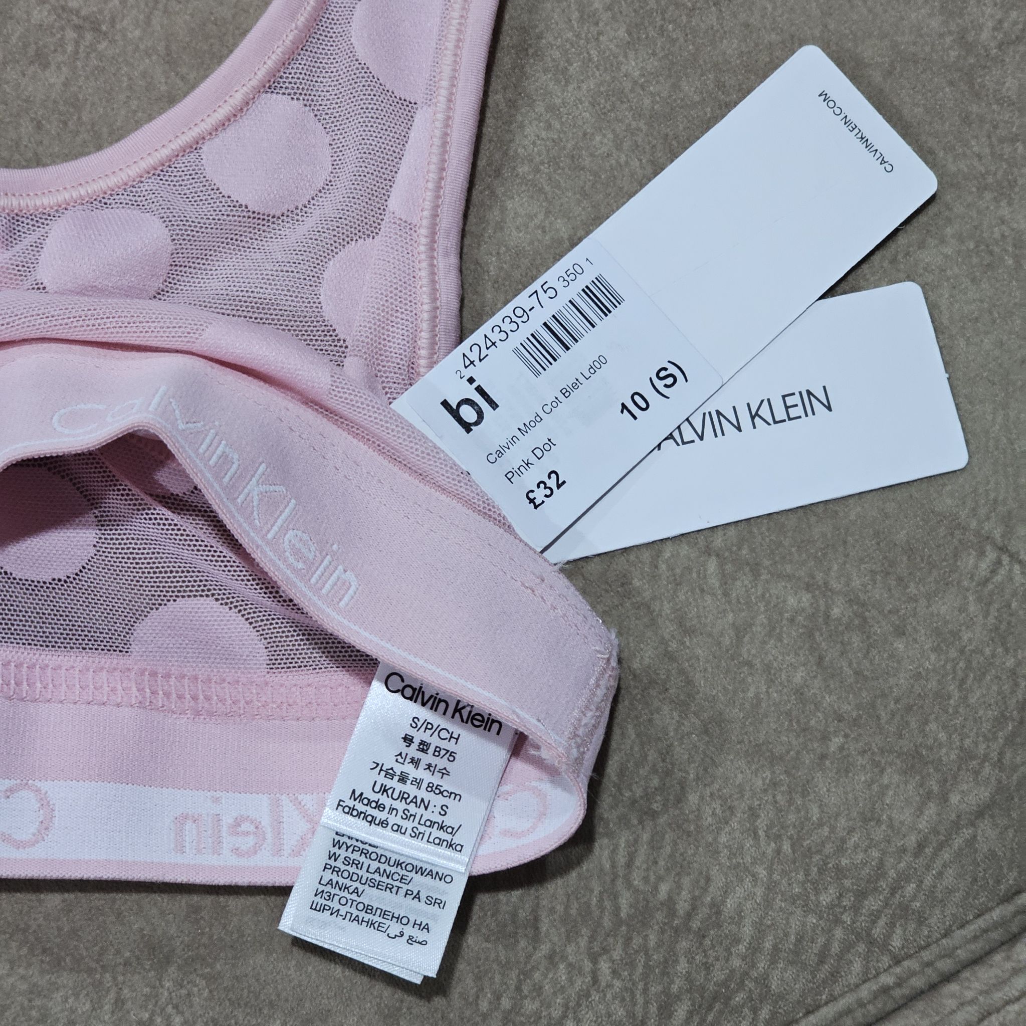 ชุดชั้นใน Calvin Klein รุ่น Unlined Modern Logo Bralette มีให้เลือก 3 สี ป้ายห้อย ของแท้ 100％