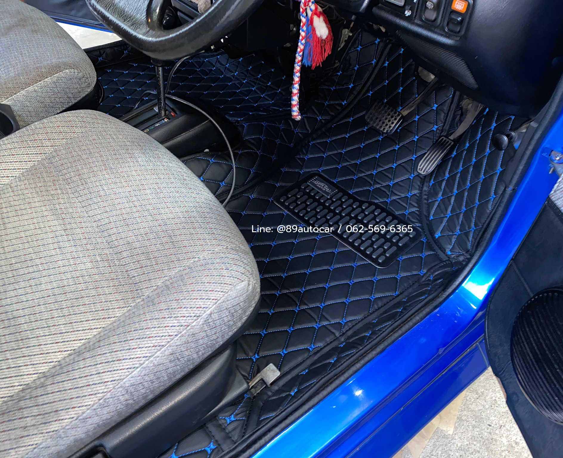 พรมปูพื้นรถยนต์ Daihatsu Mira L200s ปูพรม6D สีดำด้ายน้ำเงิน เข้ารูป
