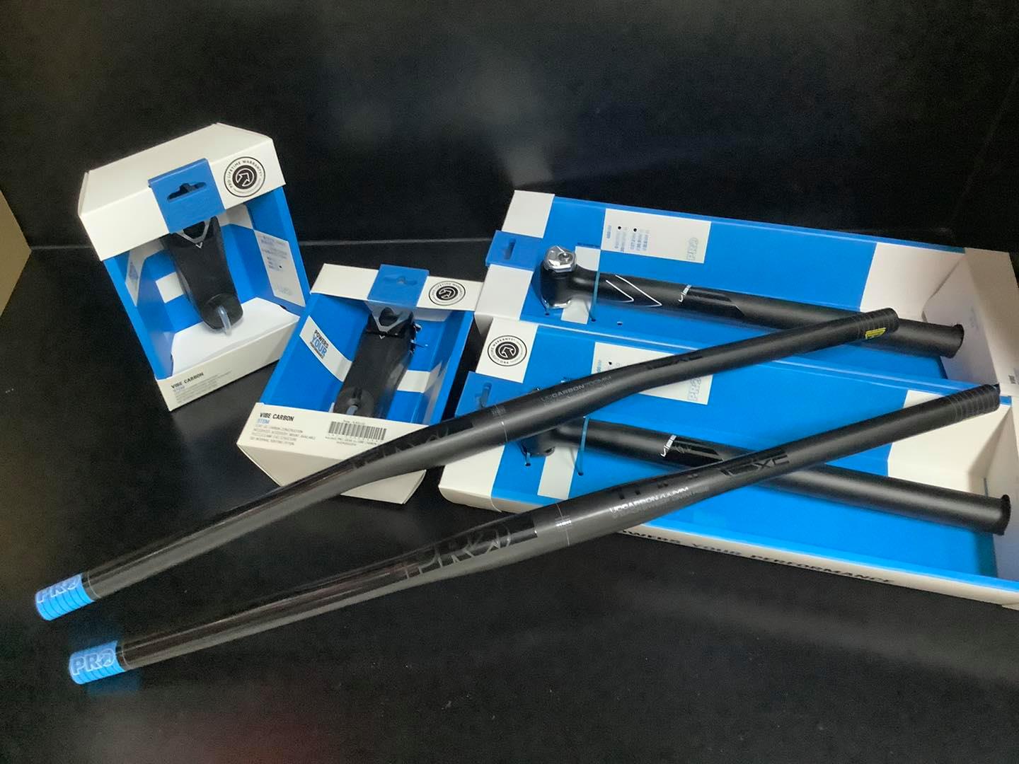 แฮนด์ตรงคาร์บอน PRO Tharsis XC Flat Carbon Handlebars Top, 31.8 , 740mm