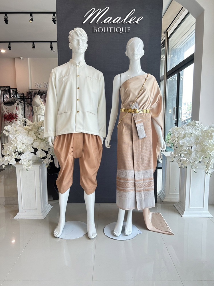 เช่า ชุดไทย ชุดเพื่อนเจ้าสาว ชุดไทยผ้าถุงสีเทาชาเงิน สไบสีทองแชมเปญ