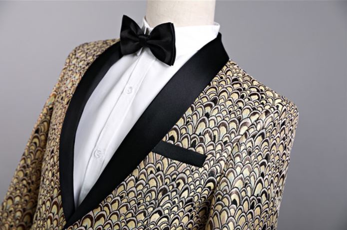 พร้อมเช่า ชุดสูท เสื้อสูทชาย สีทอง ปกทักซิโด้ ทอลาย3มิติ กับกางเกงสีดำ