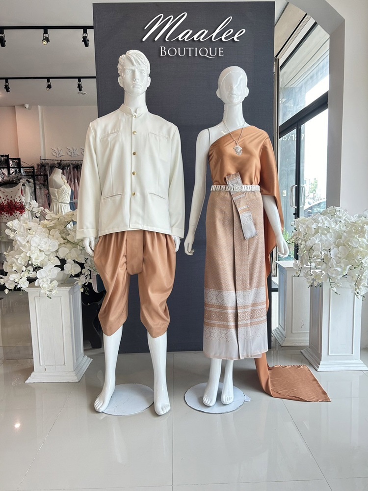 เช่า ชุดไทย ชุดเพื่อนเจ้าสาว ชุดไทยผ้าถุงสีเทาชาเงิน สไบสีน้ำตาลทอง