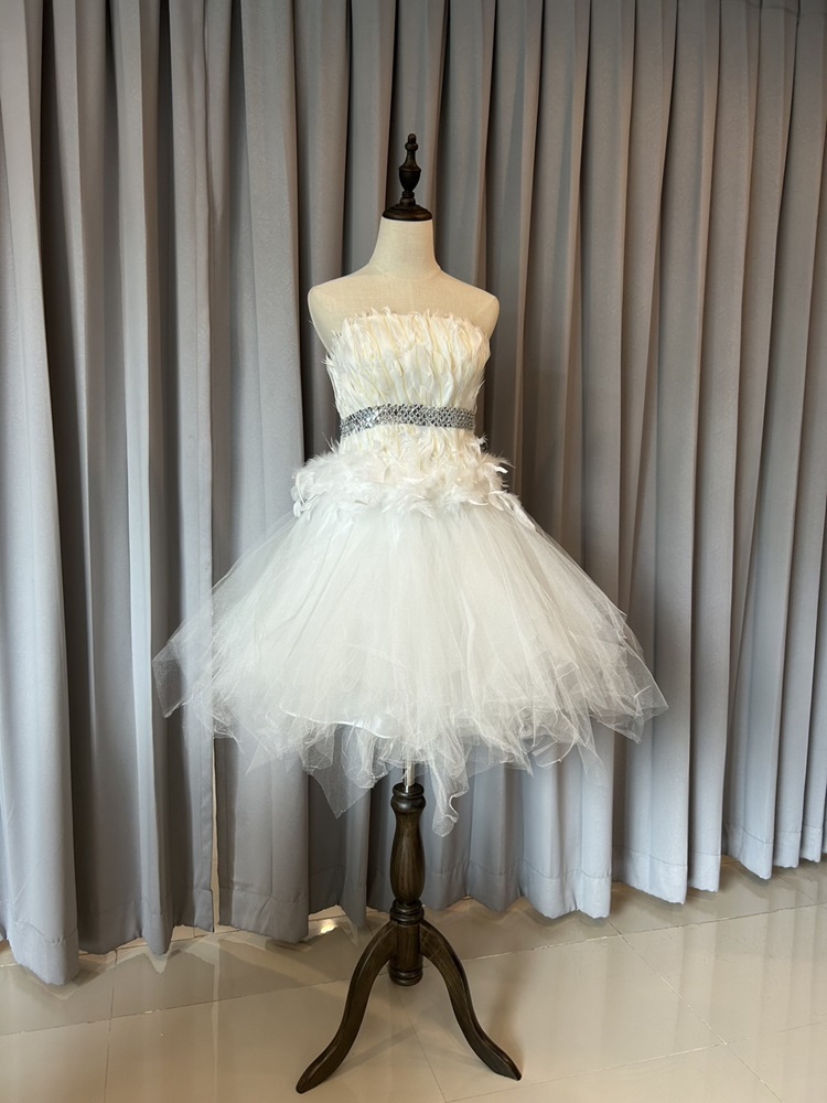 พร้อมเช่า ชุดแฟนซี ชุดราตรีสั้นเกาะอก สีขาว