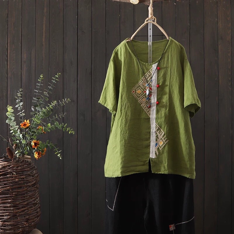 เสื้อผ้าลินินปักลาย