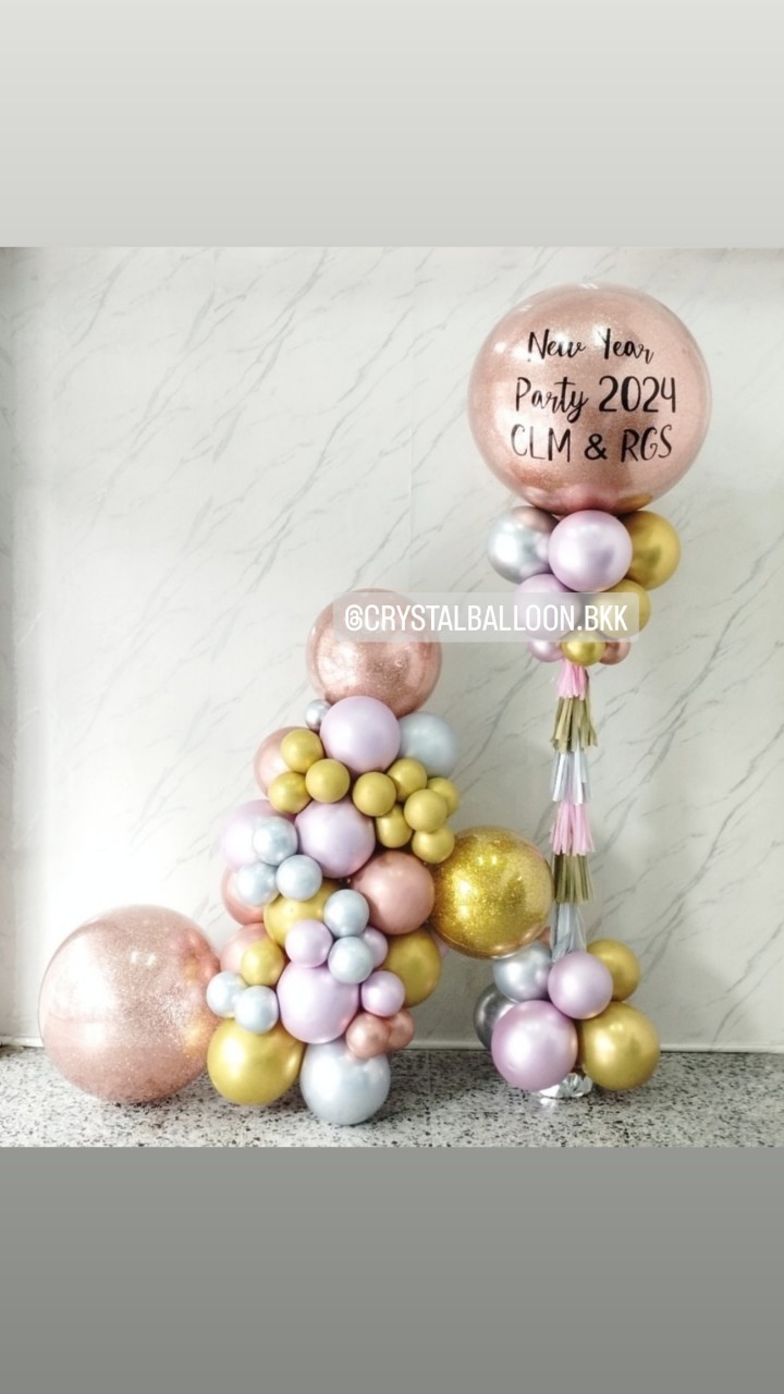 เสาลูกโป่ง New Year Bubble ขนาด 36" กลิตเตอร์สีโรสโกล 1 เสา พร้อม ลูกโป่งฐานตั้งประดับ 1 ข้าง พร้อมตกแต่ง สามารถเปลี่ยนสีลูกโป่ง/เปลี่ยนข้อความได้