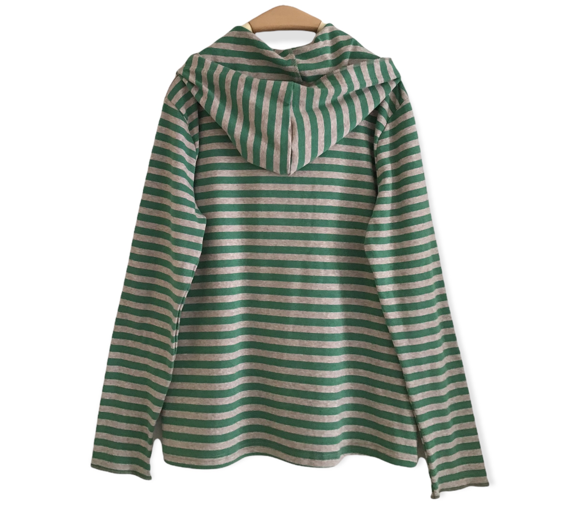 เสื้อยืดลายทางมีฮู้ด