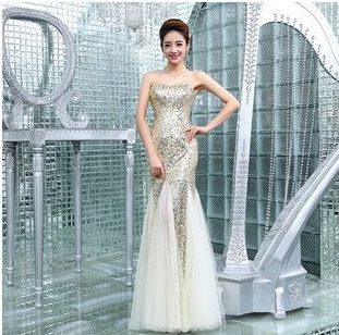 พร้อมเช่า ชุดราตรียาว เกาะอก เรียบหรู สีครีม Champagne เนื้อผ้าแต่งเลื่อมทั้งตัว ทรงนางเงือก แต่งผ้าตาข่ายสวย