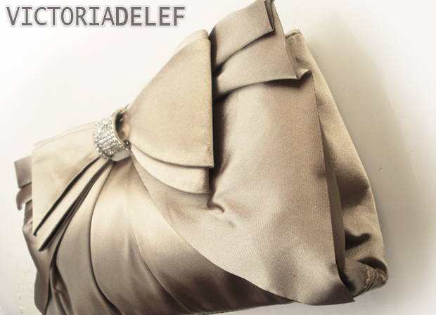 พร้อมส่ง Evening Clutch กระเป๋าออกงาน VictoriaDelef ผ้าซาติน สีชมพู