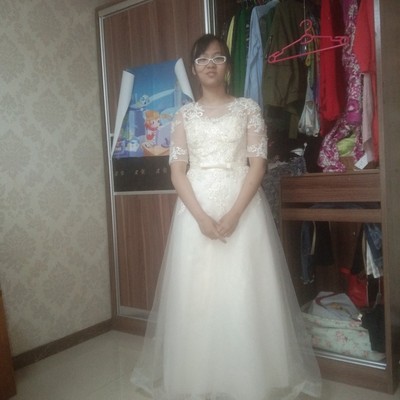 Pro-order เดรส สีครีม แขนยาว ปาดไหล่ ลูกไม้ ถ่ายพรีเวดดิ้ง (ซิปหลัง)