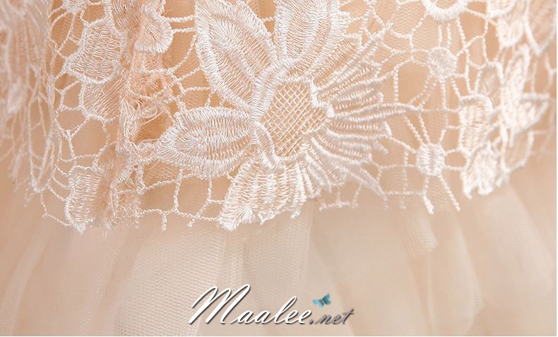 พร้อมเช่า ชุดราตรีสั้น แขนกุดลูกไม้ กระโปรงแต่งระบายสวยหรู สีเทา