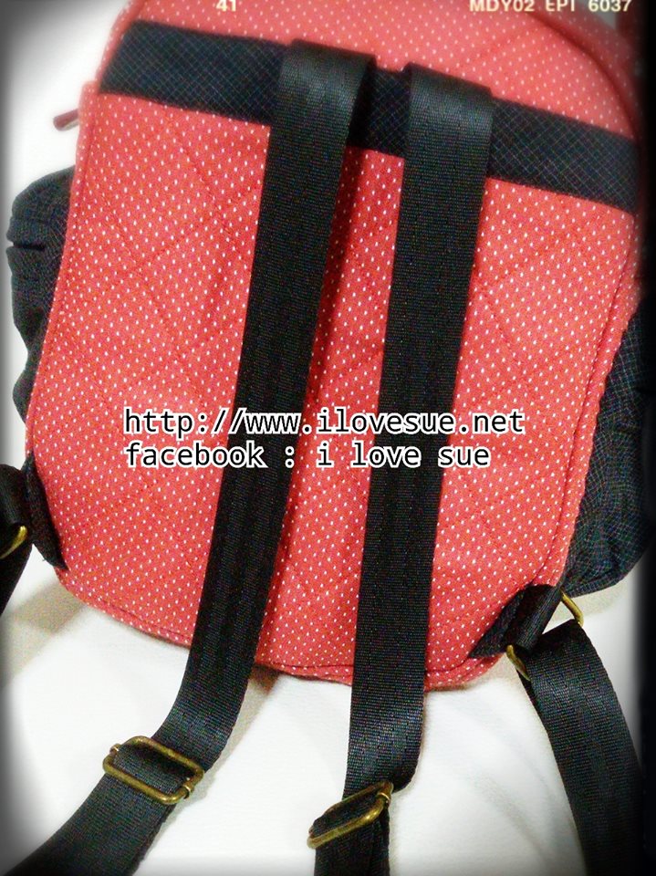 กระเป๋าเป้ Old School Backpack โทนแดง - สั่งทำค่ะ