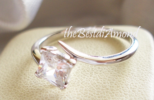 BR030RD แหวนเพชรCZ สี่เหลี่ยม(Emerald Cut) เก๋ เท่ เรียบ หรู ดูดี