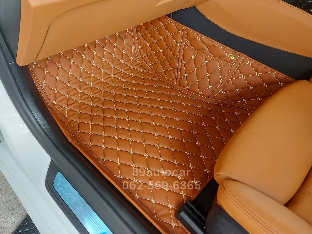 BMW 520d G30 ปูพรม6D สีน้ำตาลเข้ม + ท้ายเก็บของ เต็มคัน