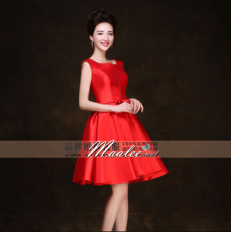 พร้อมเช่า ชุดราตรีสั้น แบบแขนกุด ผ้าซาตินเรียบหรู กระโปรงทรงA แต่งโบว์2ชั้น ช่วงเอว สีแดง (เชือกผูกหลัง)