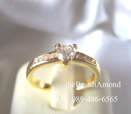 BR954 แหวนเพชรหัวใจ 25 สตบ่าข้าง 1 แถวเรียบๆ แต่น่ารักมาแล้ว อยู่ได้นานไม่มีout นำเพชรหัวใจ มาผสมเพชรกลม เพชรเล่นไฟดีทั้งเพชรหัวใจ+เพชรกลม