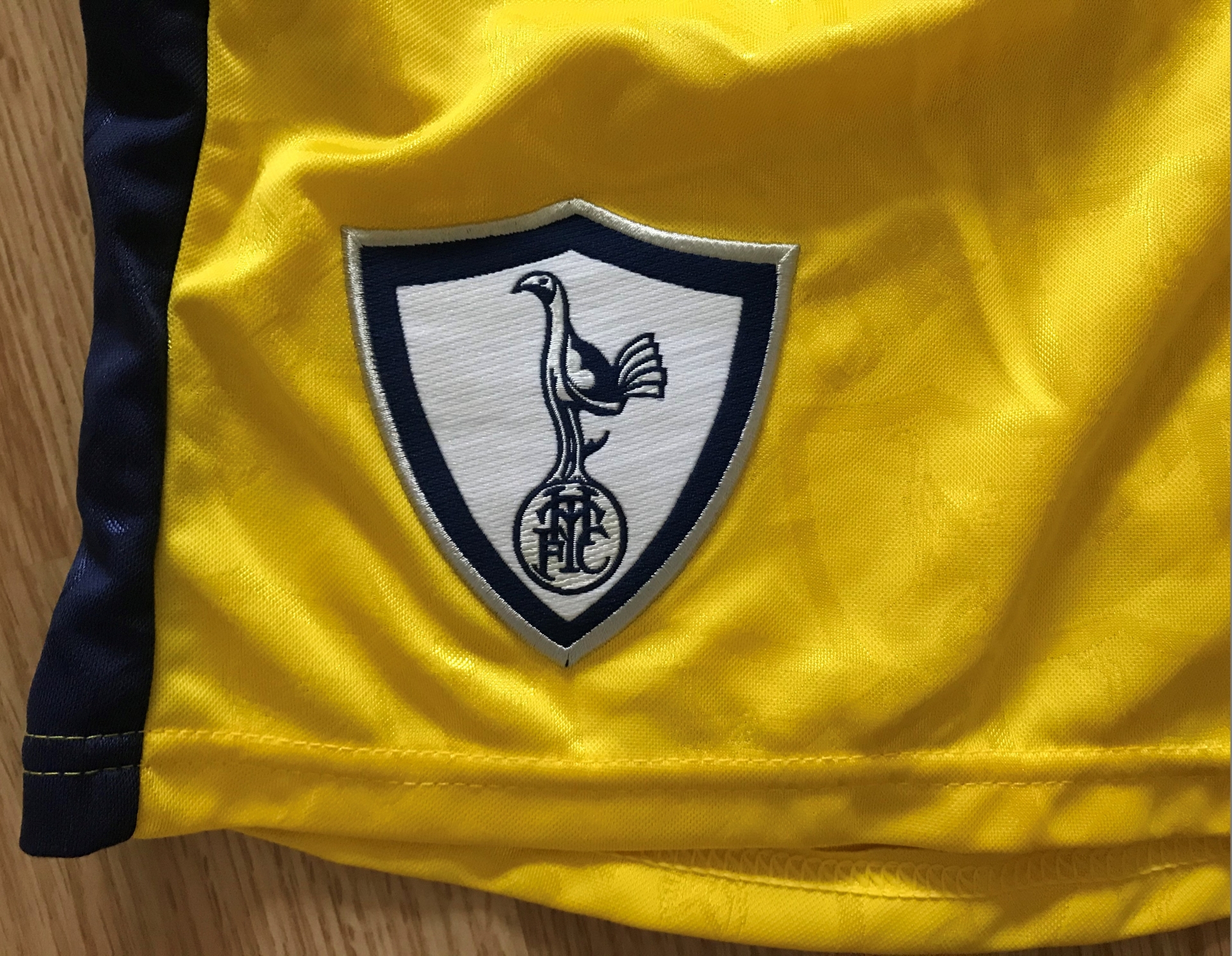 กางเกงฟุตบอล ทีมสโมสรท็อตแน่ม ฮ็อทสเปอร์ ชุดเยือน 1995/96 ใหม่ S-Size / TOTTENHAM HOTSPUR Football Shorts Away Kit 1995/96 Jersey NEW S-Size