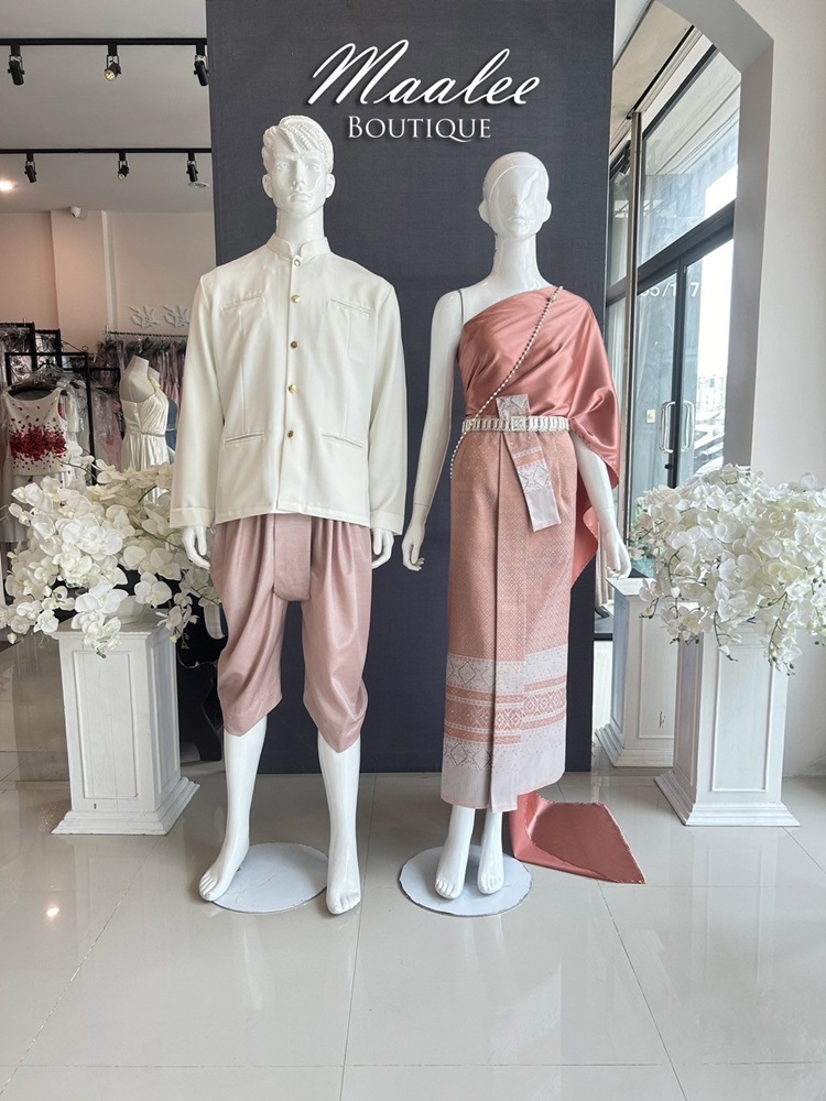 เช่า ชุดไทย ชุดเพื่อนเจ้าสาว ชุดไทยผ้าถุงสีเทาส้มเงิน สไบสีชาไทย