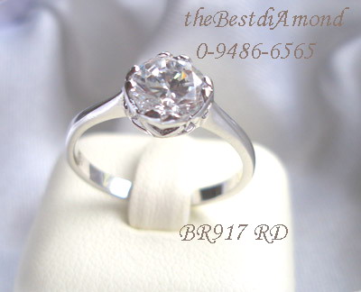 ***แหวนเพชรเม็ดเดี่ยวจริงๆ ขนาดประมาณ 1กะรัต(6 มม). เป็นแบบที่ classic ทุกยุคทุกสมัยค่ะ งานทองขาว 24 K หนา 5ไมครอน BR917 RD