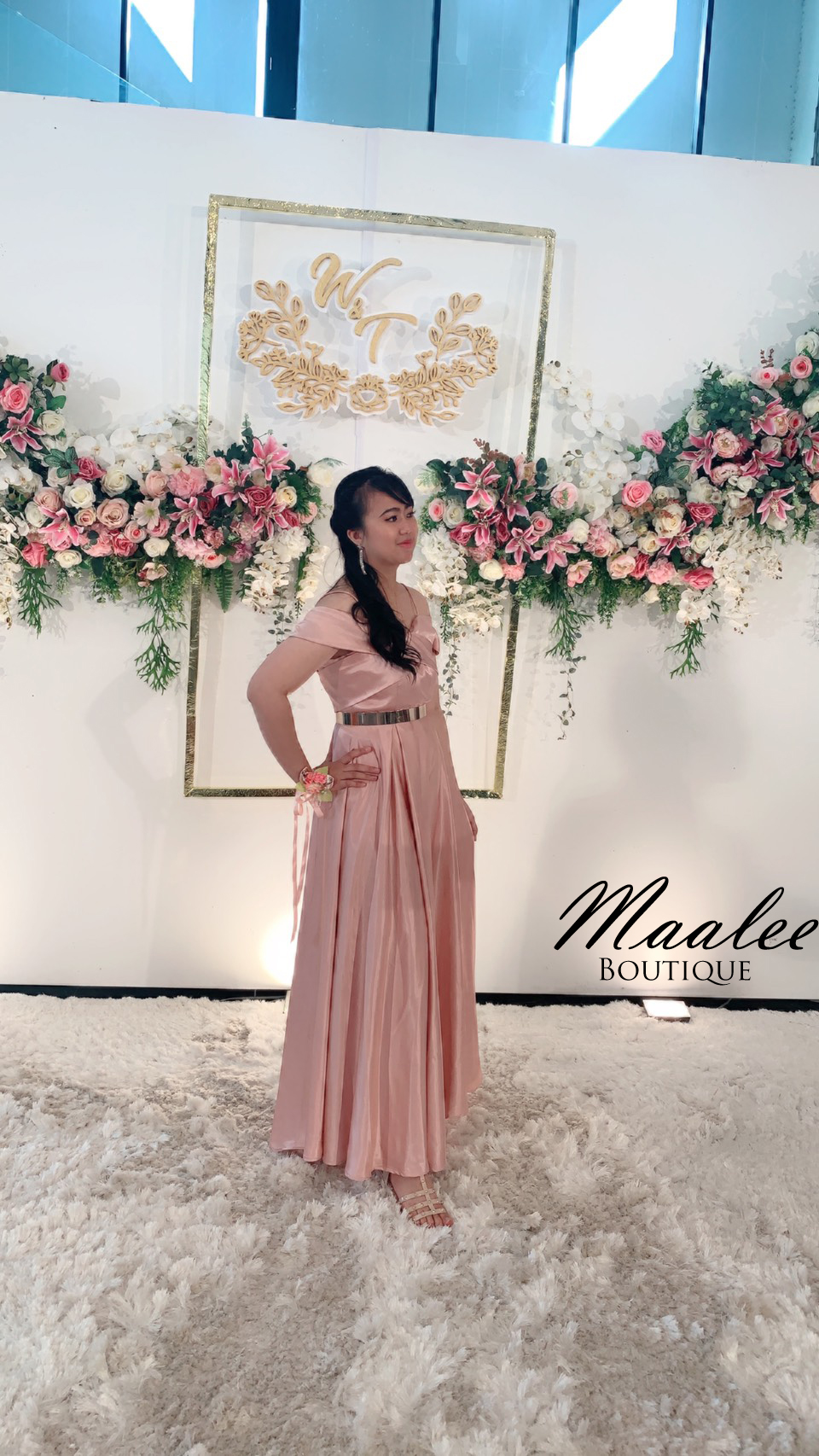 พร้อมเช่า ชุดราตรียาว สายเดี่ยวปาดไหล่ สีโรสโกลด์ สวยหวาน