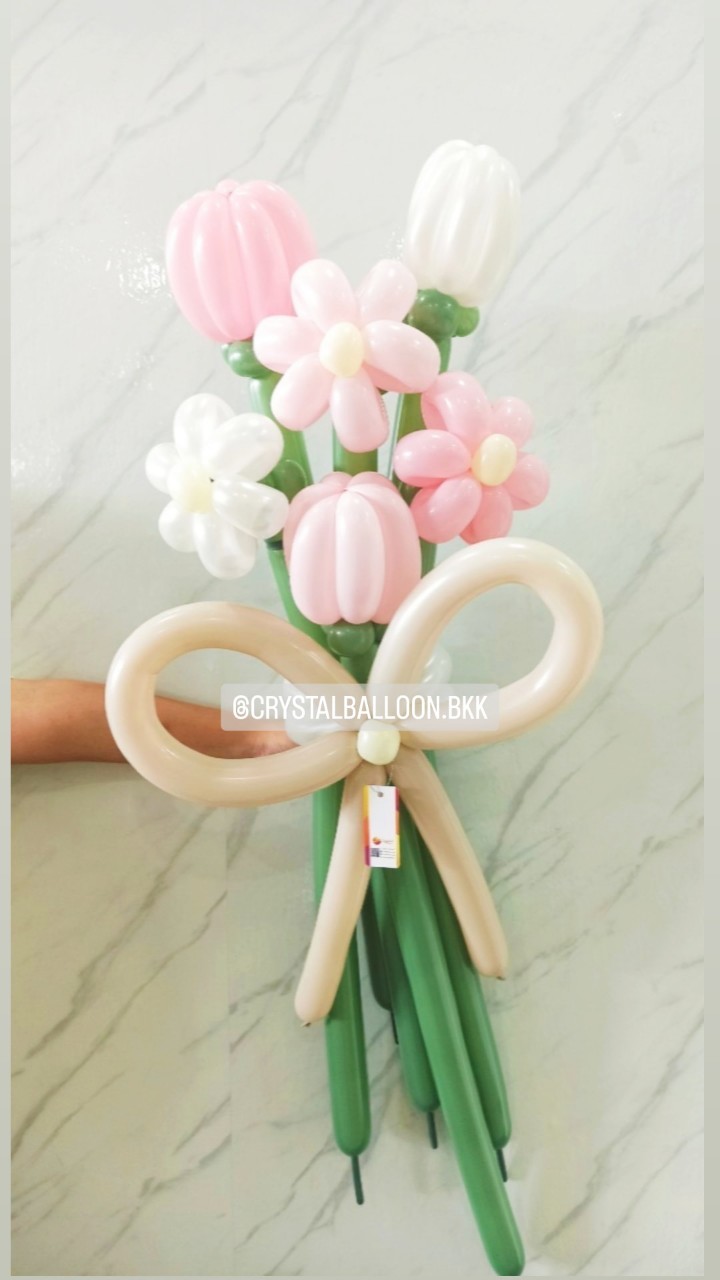 สั่ง Flower Balloon Medium Bouquet ช่อ 6 ดอก พร้อมตกแต่ง สามารถเปลี่ยนสีลูกโป่งได้